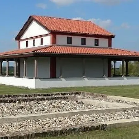 Fuer Bis Zu Fuenf Personen By Interhome Apartment *